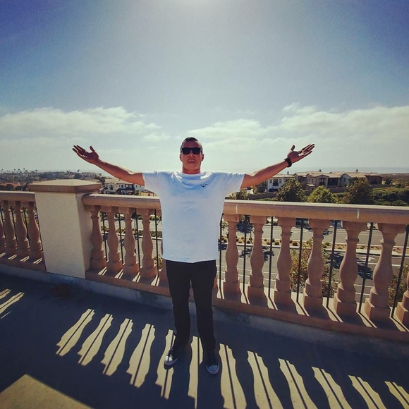 Meet your Posher, Iggy - Picture 1 of 5